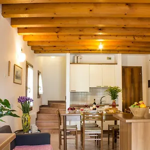 https://casetta-carmine.hotelinveneto.com